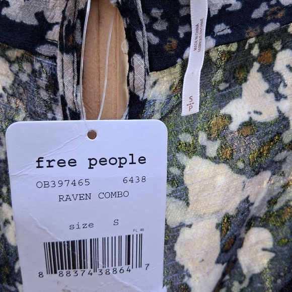 Free People All The Right Ruffles Romper Size S Black NWT - Picture 4 of 10